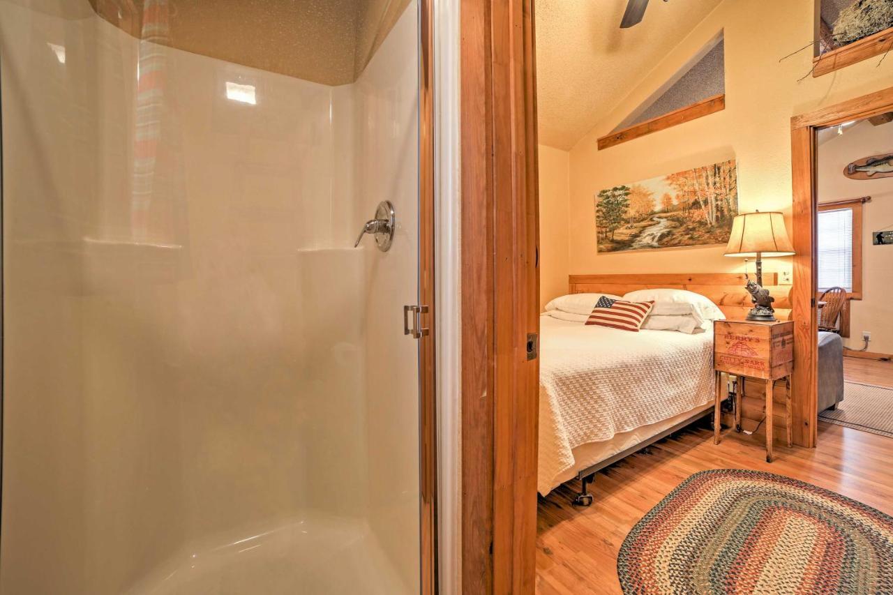 Branson Cabin With Deck Near Table Rock Lake! Eksteriør billede