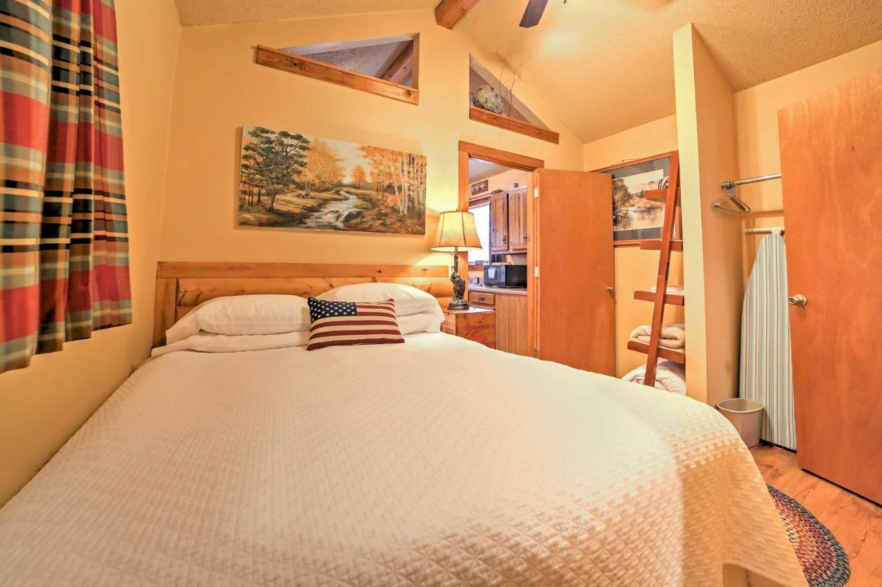 Branson Cabin With Deck Near Table Rock Lake! Eksteriør billede